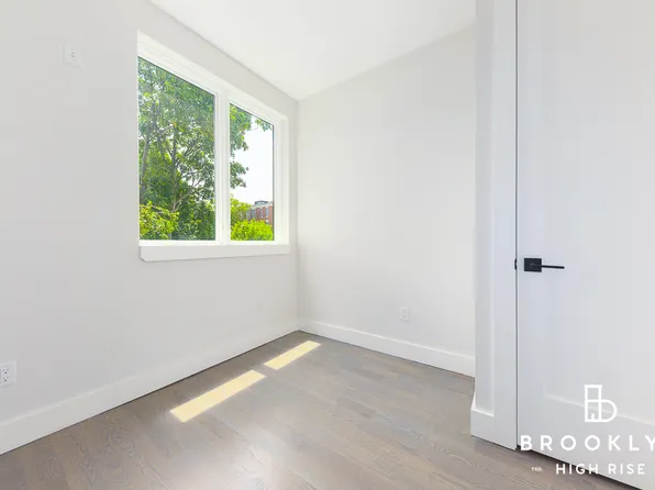 1692 Pacific Street image 5 of 9