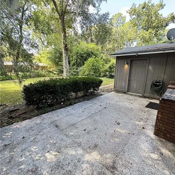 319 Windsor Rd — Photo 15