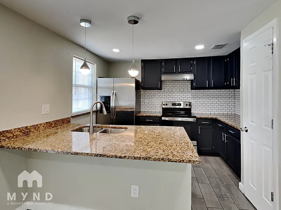 3732 Farm Field Ln