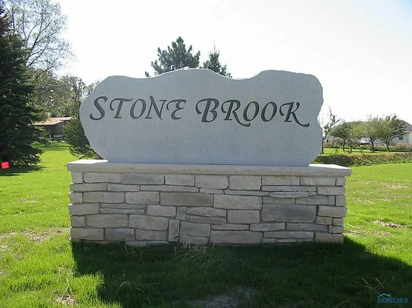 1820 Julie Marie Dr, Bowling Green, OH 43402