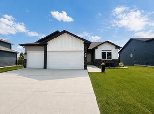4810 Cornice Dr, Bismarck, ND 58503