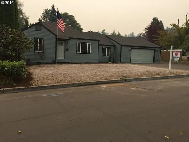 129 Maple Blvd photo 1