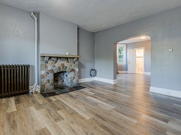3rd image of 955 Berkshire Ave #1