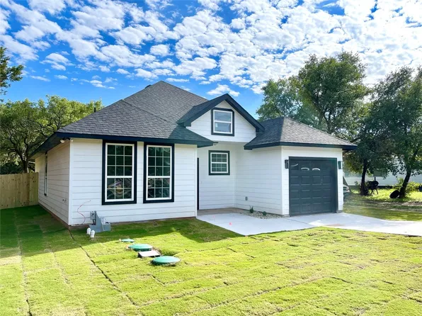 913 Devils River Dr, Granbury, TX 76048