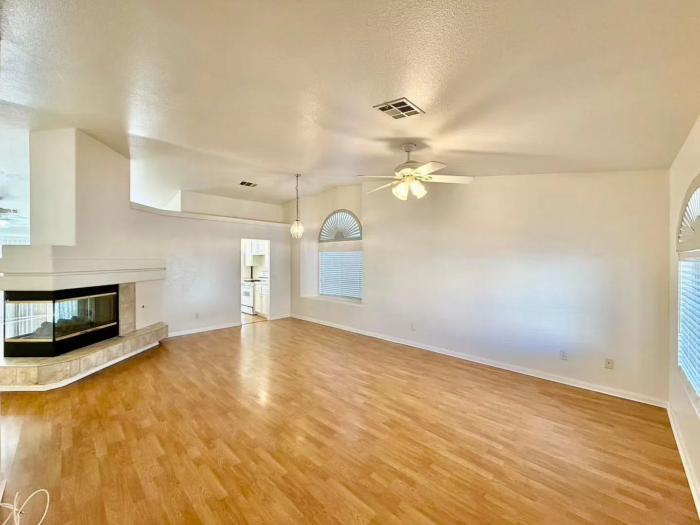 8605 W Gilmore Ave (09/01/2019 transfer to 3JM) — Photo 4