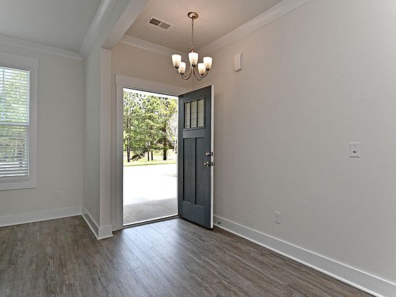 3rd image of 104 Tiger Pond Rd