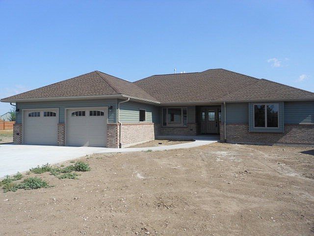 2nd image of 3607 Maple Leaf Ave