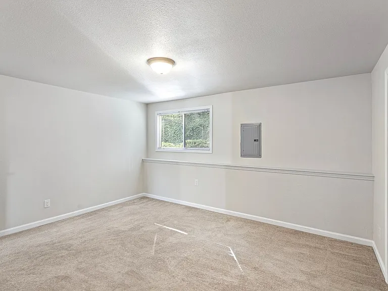 Bayshore Vista Apartments — Photo 15
