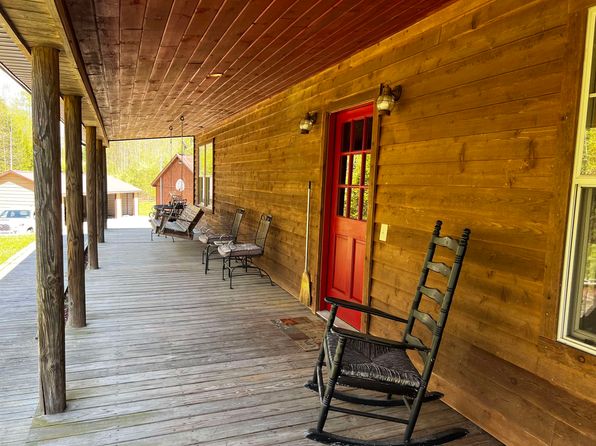 106 Moose Mountain Ln, Fort Gay, WV 25514