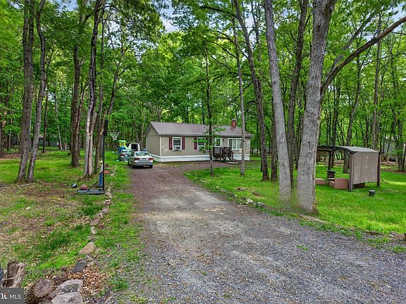 3rd image of 122 Hunter Ln