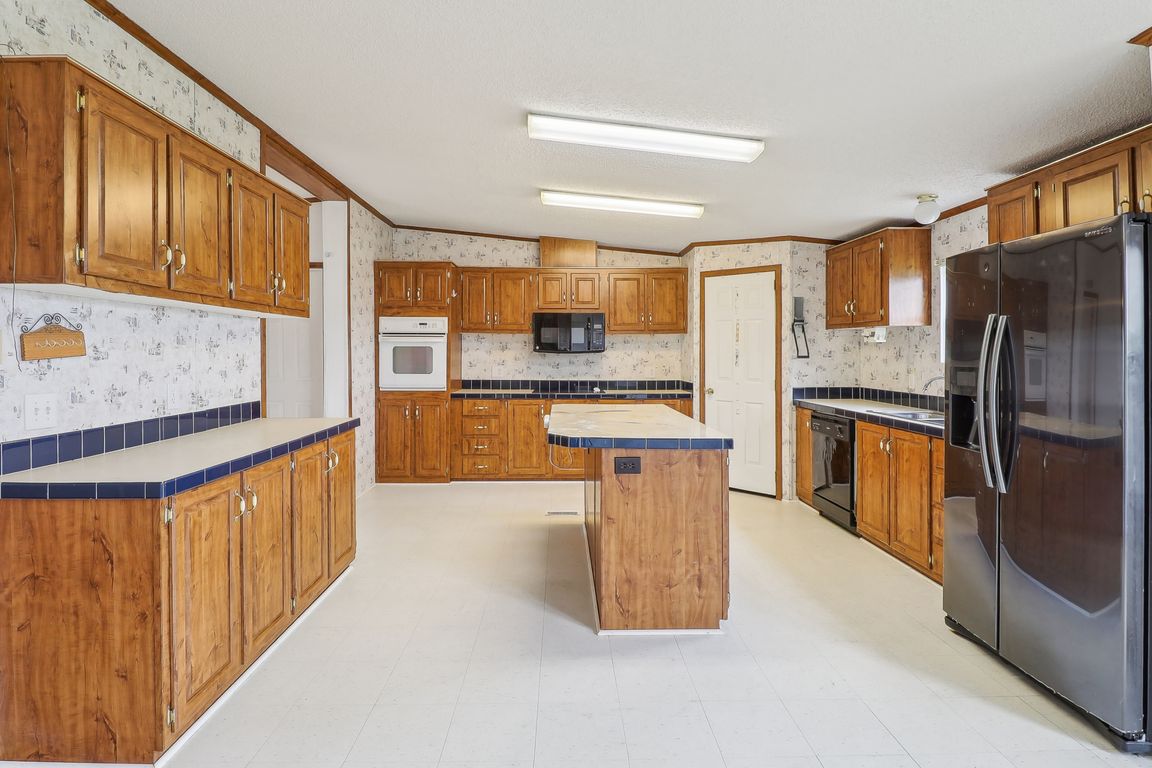 Robin Ridge Dr-02042025-009.jpg