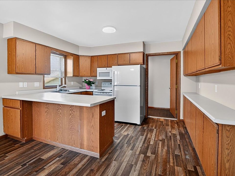 1st image of 225-231 Broadway Dr #225