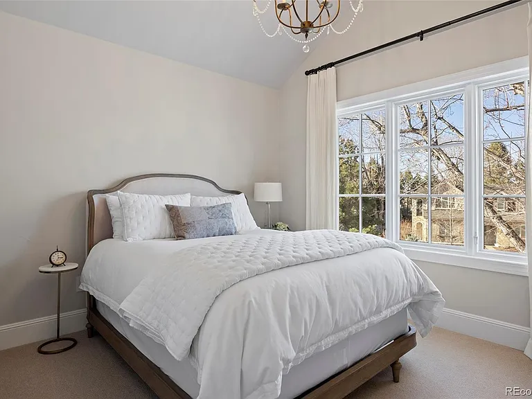 1350 E Greenwood Ln — Photo 29