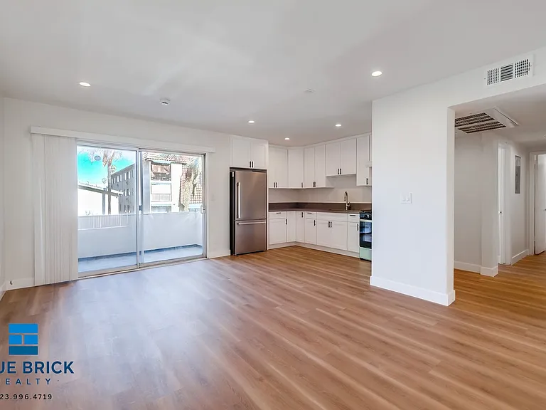 5415 Corteen Pl #22 — Photo 6