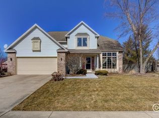 627 Fox Holw, Dekalb, IL 60115