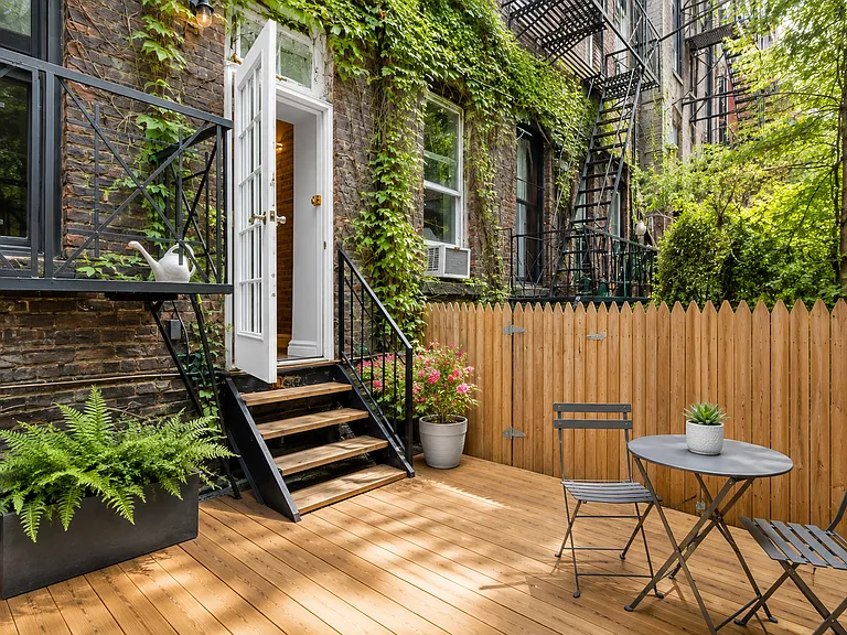 246 Mott St #4 — Photo 1