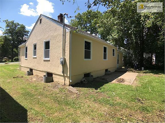 2nd image of 1414 E 75th Ter