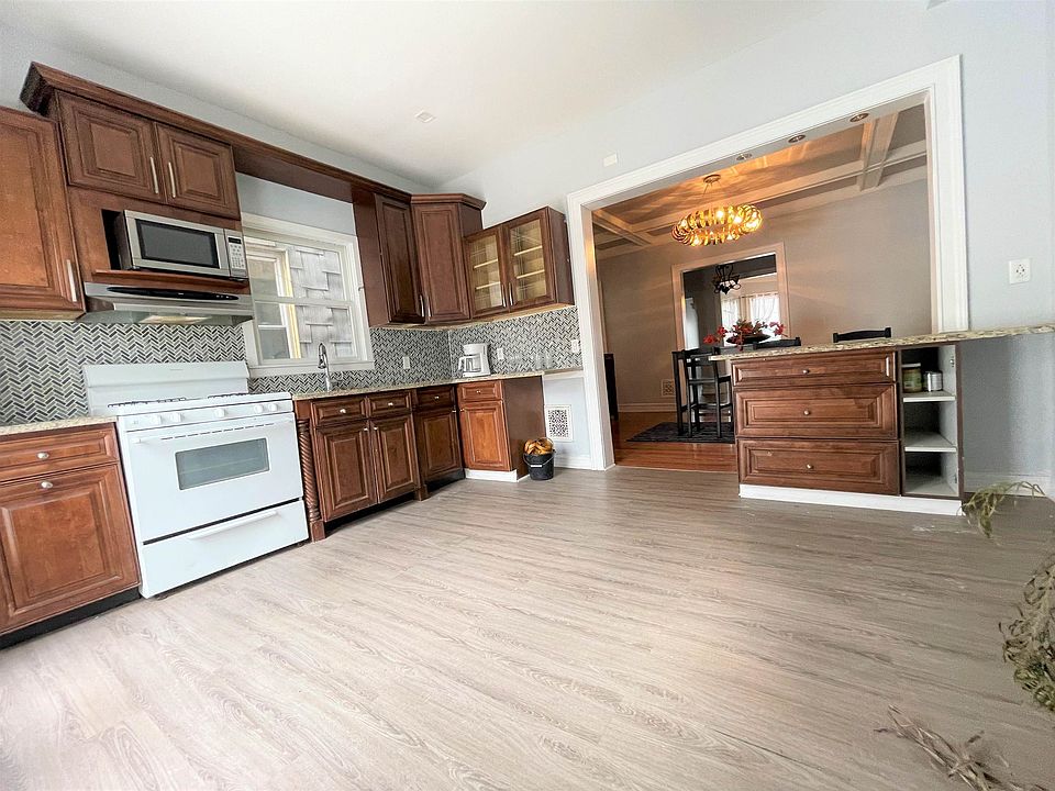 1st image of 131 Randolph Ave