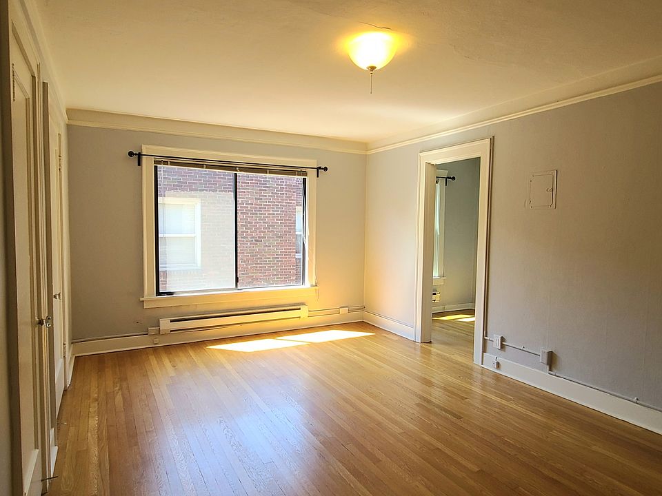 1st image of 532 Belmont Ave E #205