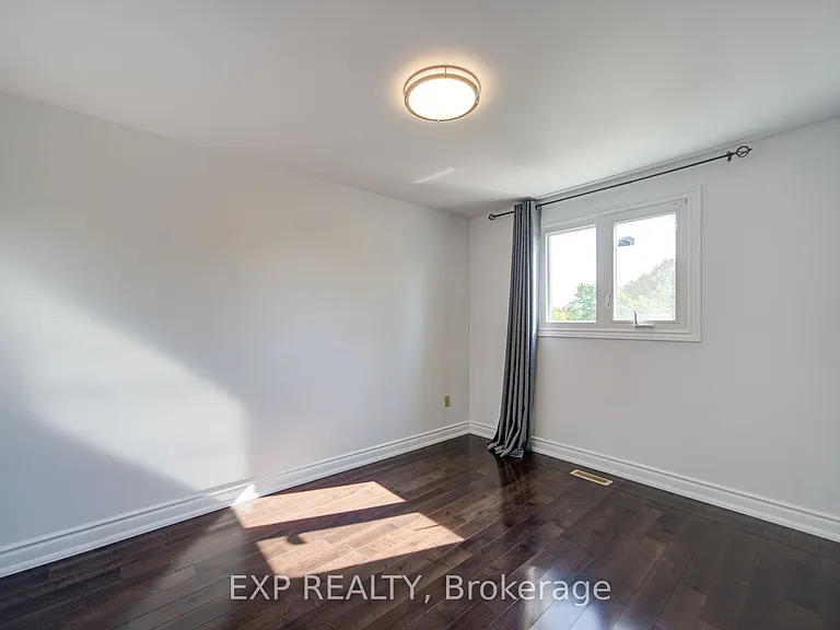 82 Muirlands Dr — Photo 21