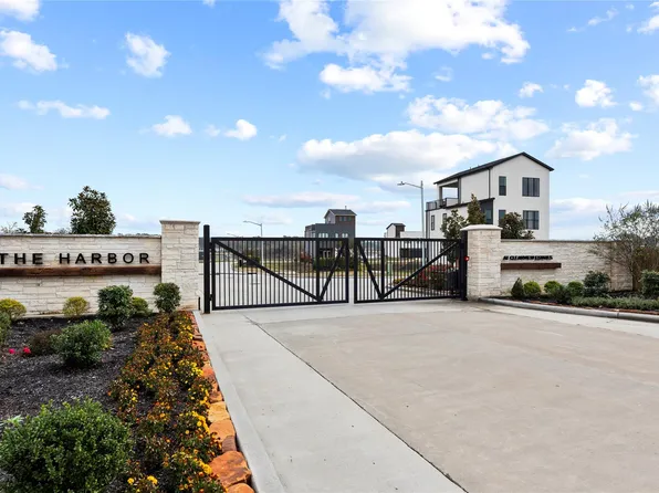 13194 Clear View Dr, Willis, TX 77318