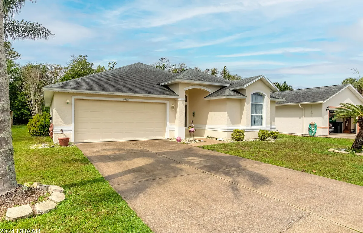 Building Photo - 1655 Arash Cir
