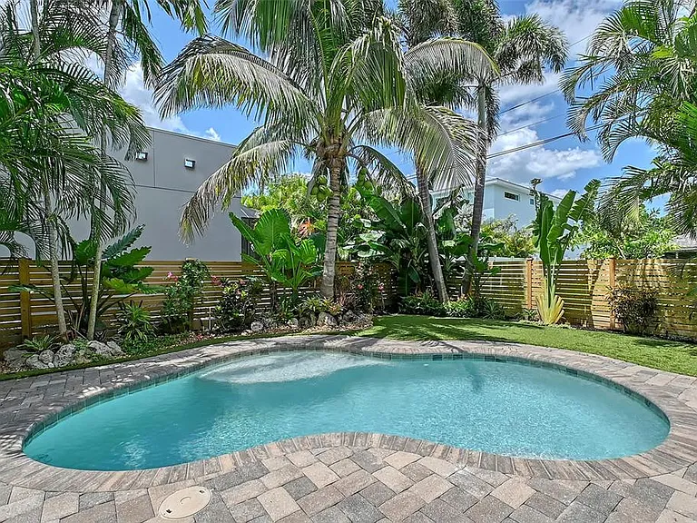 1738 Siesta Dr — Photo 19