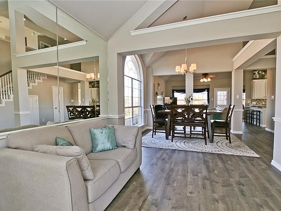 4th image of 1113 Courtney Ln