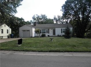 1303 NE 65th St, Gladstone, MO 64118