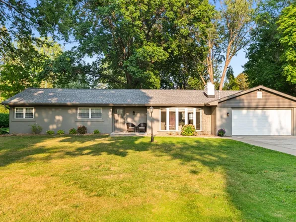 1409 Spring Lake Dr, Erie, PA 16505