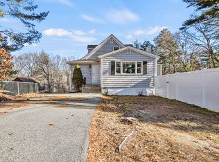 32 Crimson Rd, Billerica, MA 01821