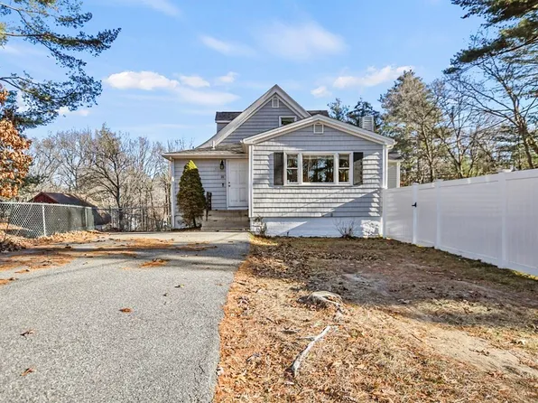 32 Crimson Rd, Billerica, MA 01821