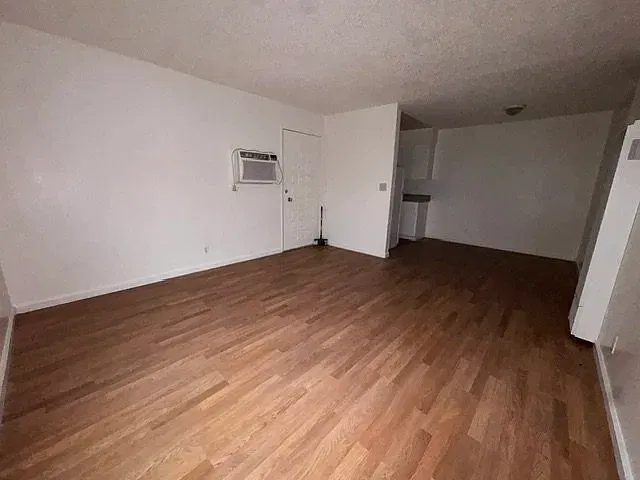 Oakcrest — Photo 4