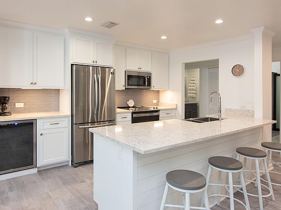 5th image of 413 Harbour Oaks Dr #413