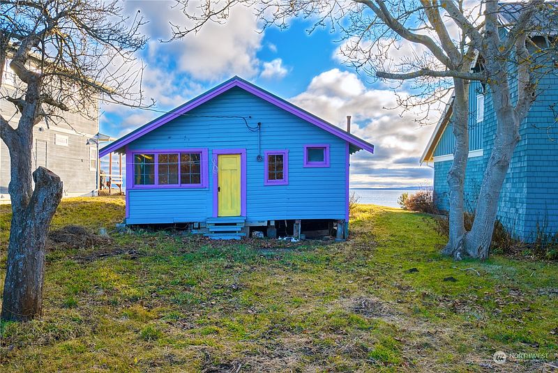 2nd image of 1881 Edwards Drive