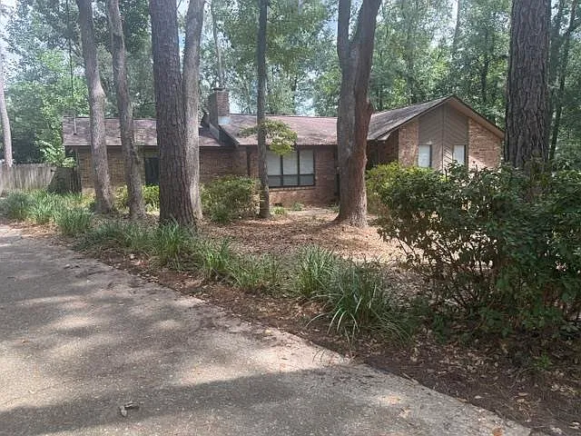 3 bed, 1500 sqft, $1,800 — Photo 2