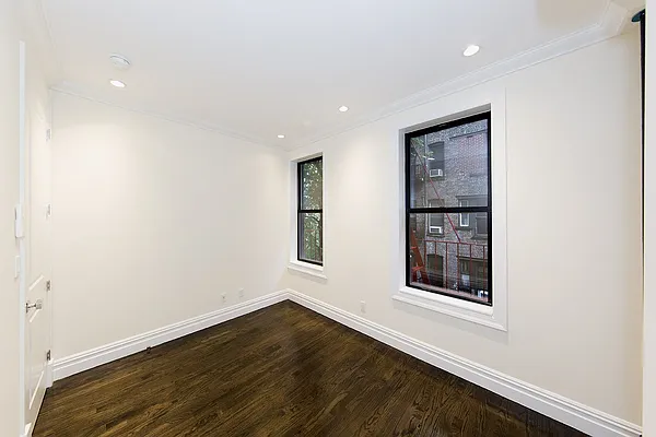 Rented by Icon Realty Management | media 28