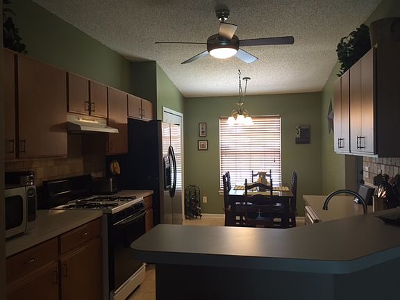 3rd image of 1894 Willesdon Dr W