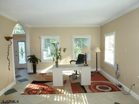 2nd image of 409 S Seaview Ave