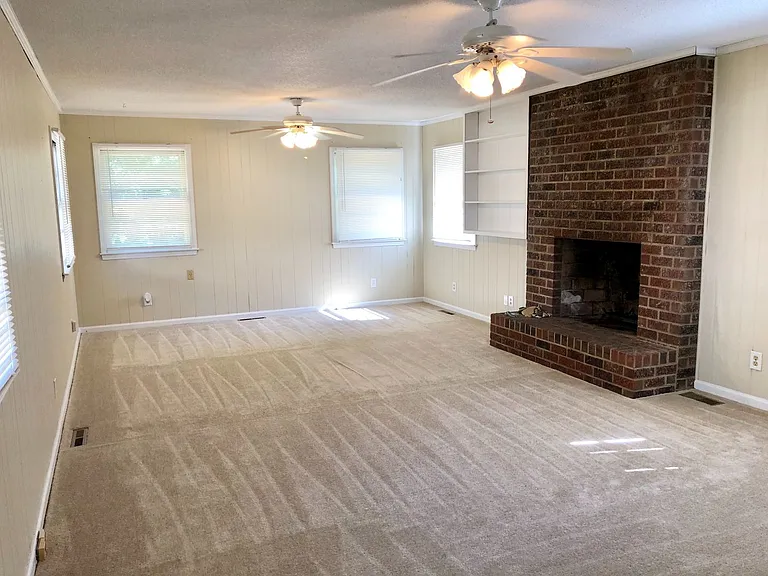 3808 Parkwood Dr — Photo 11