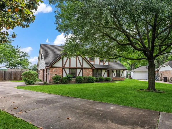 12902 Maxim Dr, Houston, TX 77065