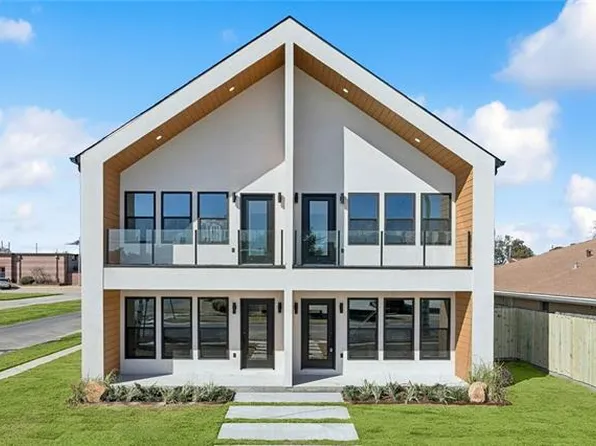 3400 Montesquieu St #1-B, Chalmette, LA 70043