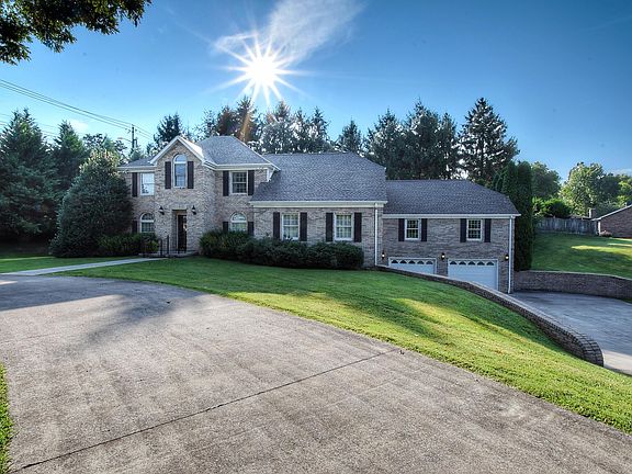 2nd image of 1001 Estate Dr