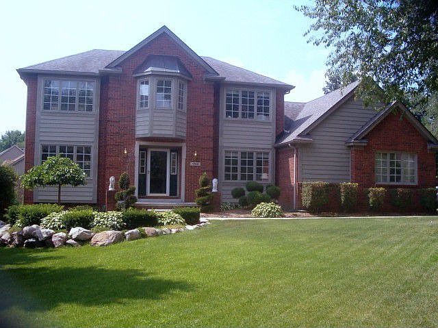 Home on Large Corner Lot