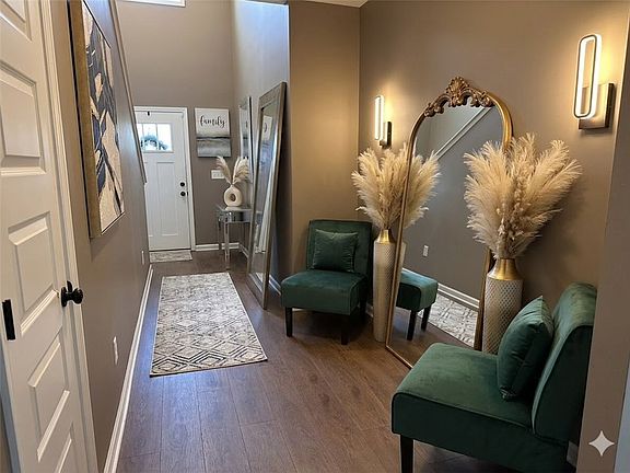 2nd image of 2801 Dunstan Ln