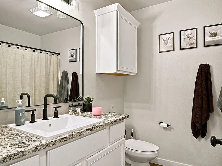 10401 Pronghorn Rd — Photo 20