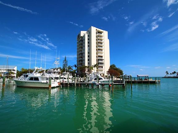 2nd image of 2000 Coco Plum Dr APT 306
