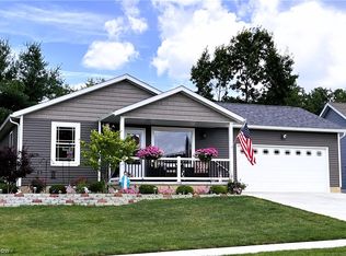 305 Spruce St, Barberton, OH 44203