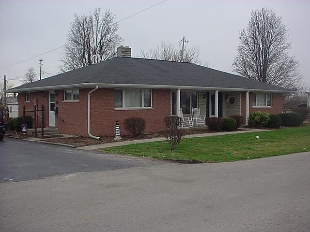 1st image of 439 Plum St