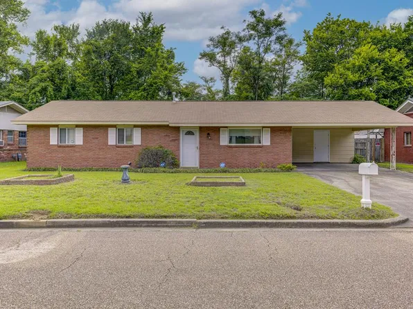 108 Alfred Dr, Vicksburg, MS 39180